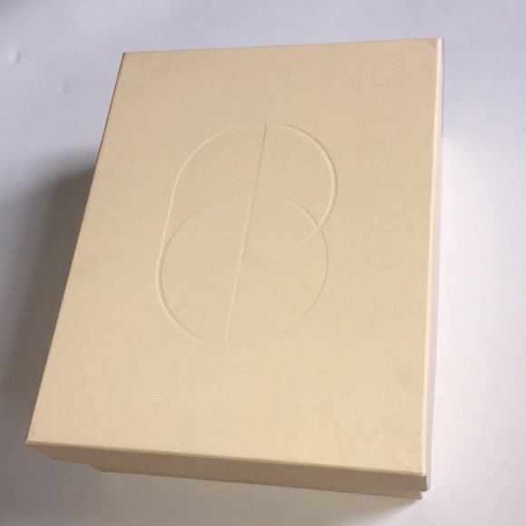 NET-A-PORTER striking black luxury box! - Picture 8 of 8